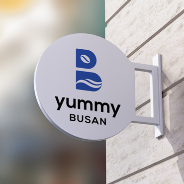 yummy BUSAN 로고·사이니지